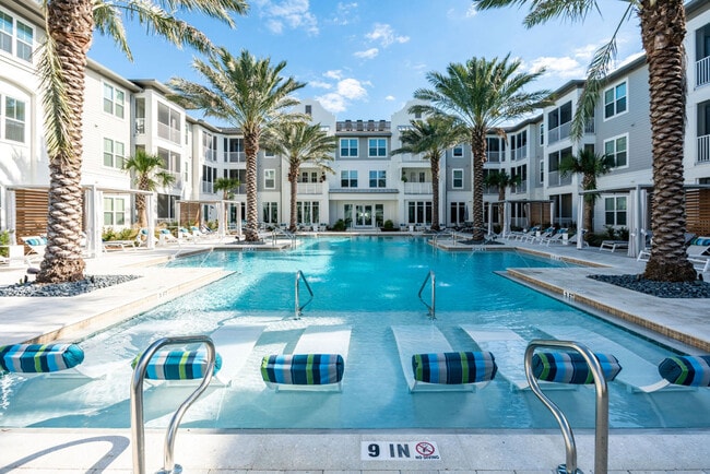 The Beacon in New Smyrna Beach, FL - Building Photo - Building Photo