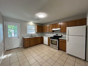 902 W Hendrix St in Rogers, AR - Building Photo - Building Photo