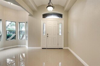 1919 E Branch Hollow Dr in Carrollton, TX - Building Photo - Building Photo