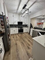 980 Mays Ln SW in Atlanta, GA - Building Photo