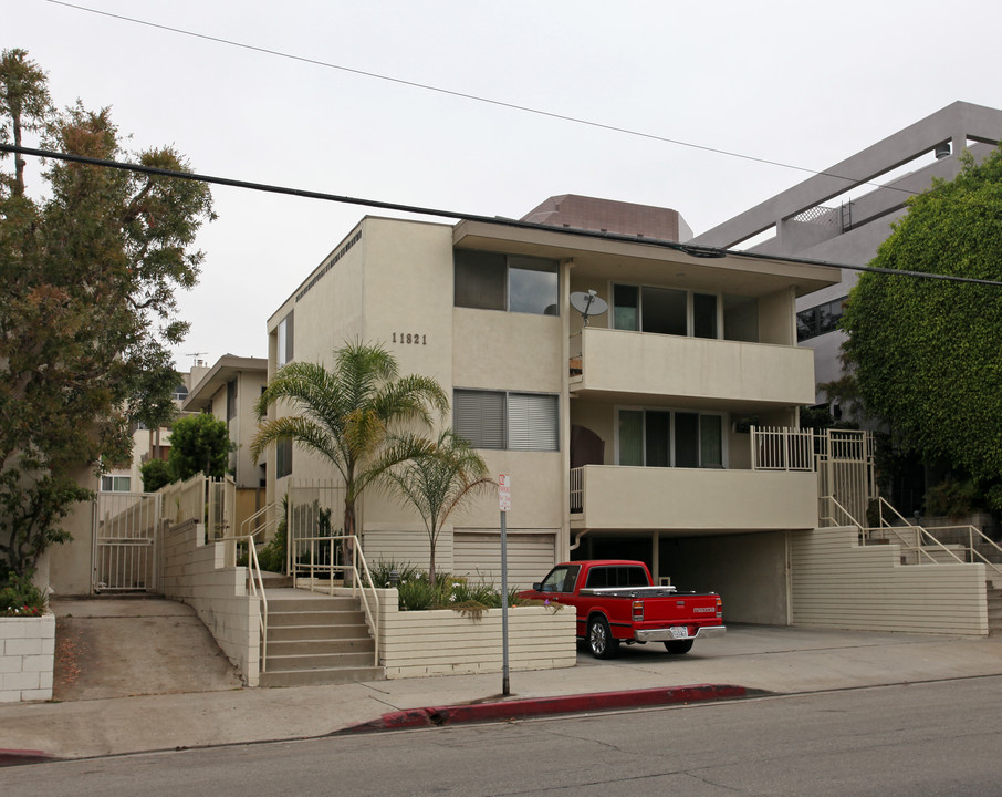 11821 Texas Ave in Los Angeles, CA - Building Photo