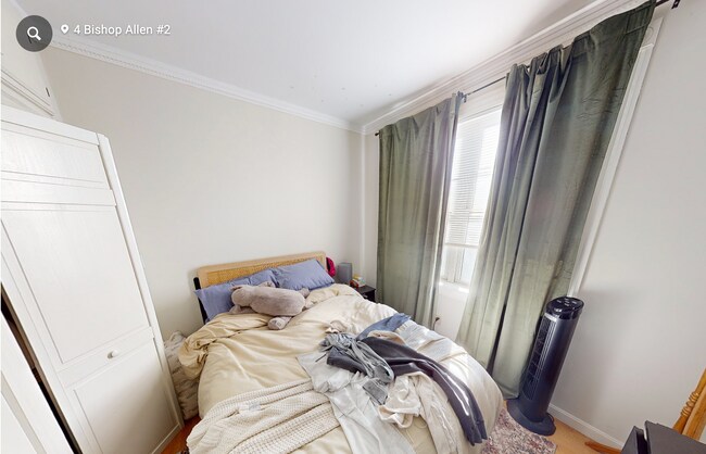 4 Bishop Allen Dr, Unit 2 in Cambridge, MA - Foto de edificio - Building Photo