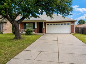 2108 Hayes St in McKinney, TX - Building Photo
