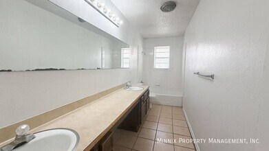 7306 Avenue W, Unit A in Lubbock, TX - Building Photo - Building Photo