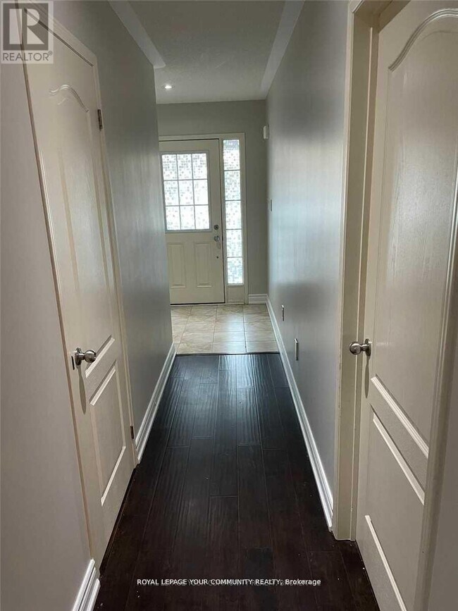 122 Russel Dr in Bradford West Gwillimbury, ON - Building Photo - Building Photo