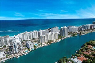 5600 Collins Ave in Miami, FL - Building Photo