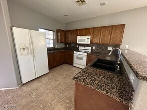 6508 Kenya Springs St in North Las Vegas, NV - Building Photo - Building Photo