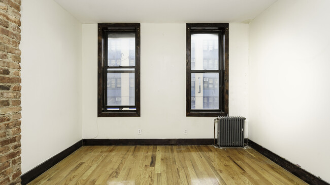 32 Starr St in Brooklyn, NY - Building Photo - Building Photo