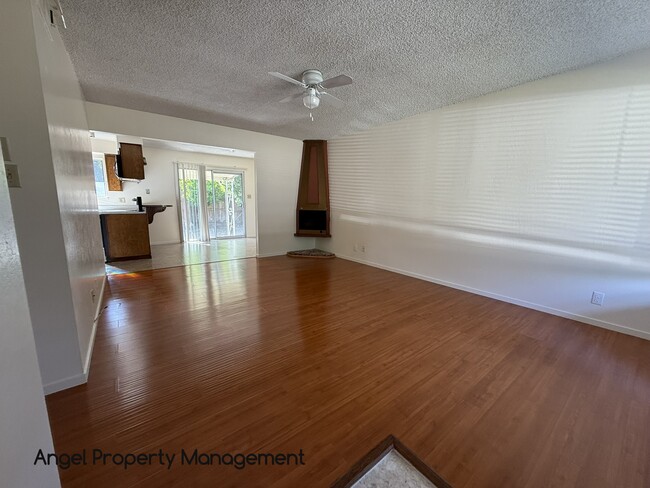 7130 Reichmuth Way in Sacramento, CA - Building Photo - Building Photo