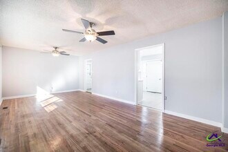 718 Oakview Square in Warner Robins, GA - Building Photo - Building Photo