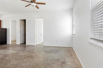 1310 Hausman Dr in Lockhart, TX - Building Photo - Building Photo