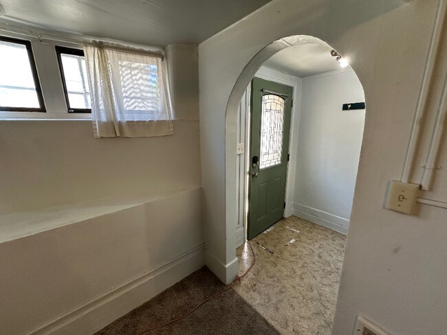 178 N 200 E-Unit -Basement Front in Provo, UT - Building Photo - Building Photo