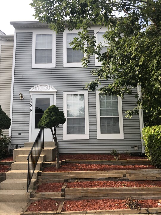 17915 Shotley Bridge Pl, Unit 6417-2C in Olney, MD - Foto de edificio