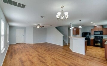 6801 Baythorne Dr in Austin, TX - Building Photo - Building Photo