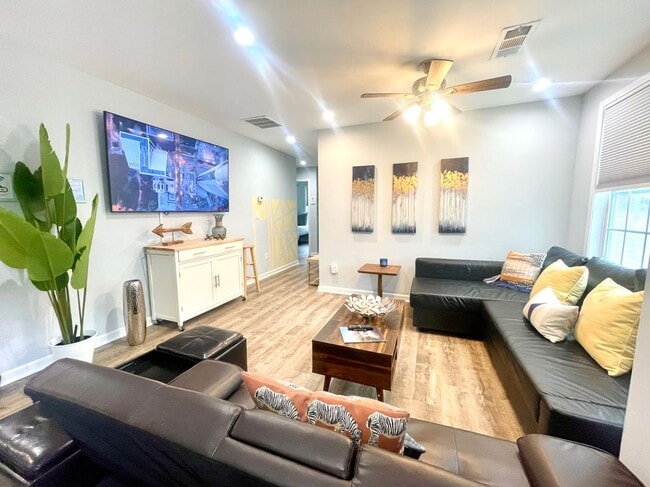 285 Whitaker Cir NW in Atlanta, GA - Foto de edificio - Building Photo