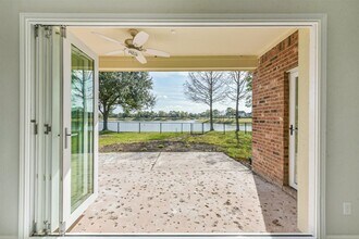 2315 Bending Spring Dr in Pearland, TX - Building Photo - Building Photo