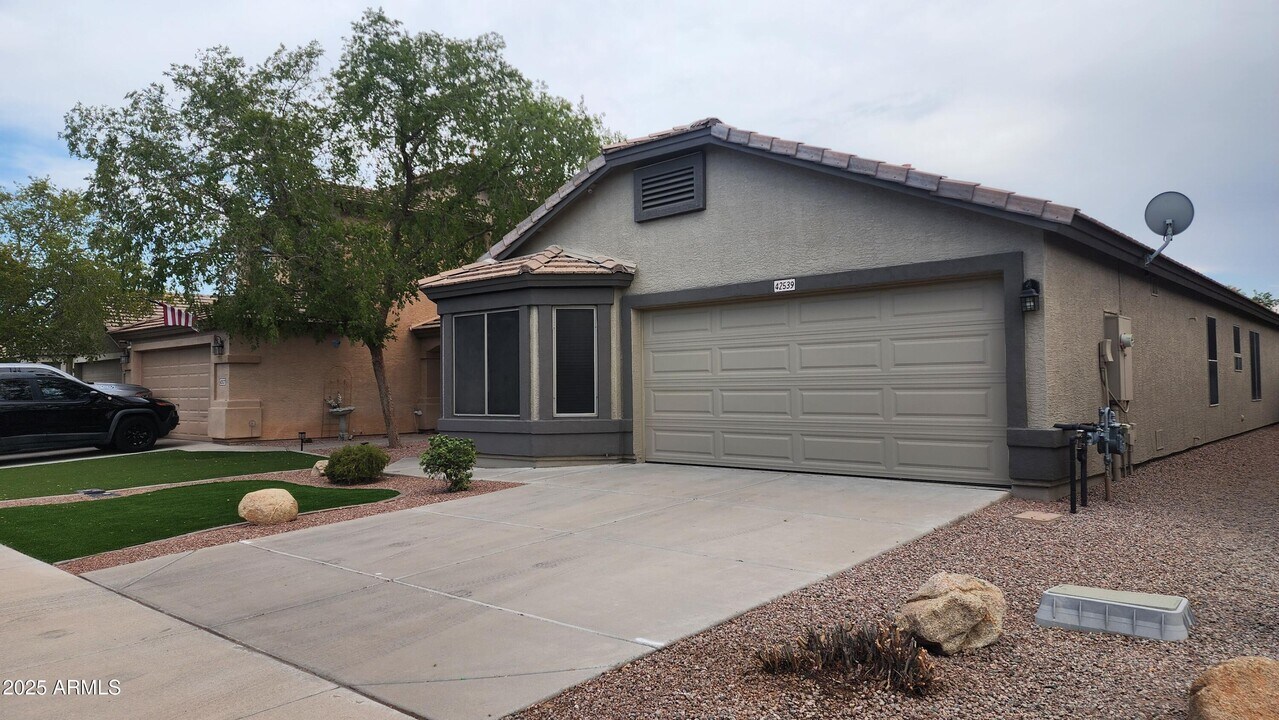 42539 W Hillman Dr in Maricopa, AZ - Building Photo