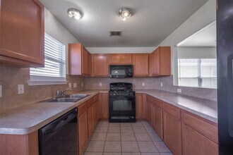 14423 Benningcrest Ln in Houston, TX - Building Photo - Building Photo