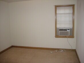 6221 W Lake St, Unit 1 in Minneapolis, MN - Foto de edificio - Building Photo