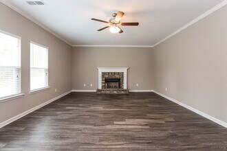 542 Fieldcrest Dr in Dallas, GA - Foto de edificio - Building Photo