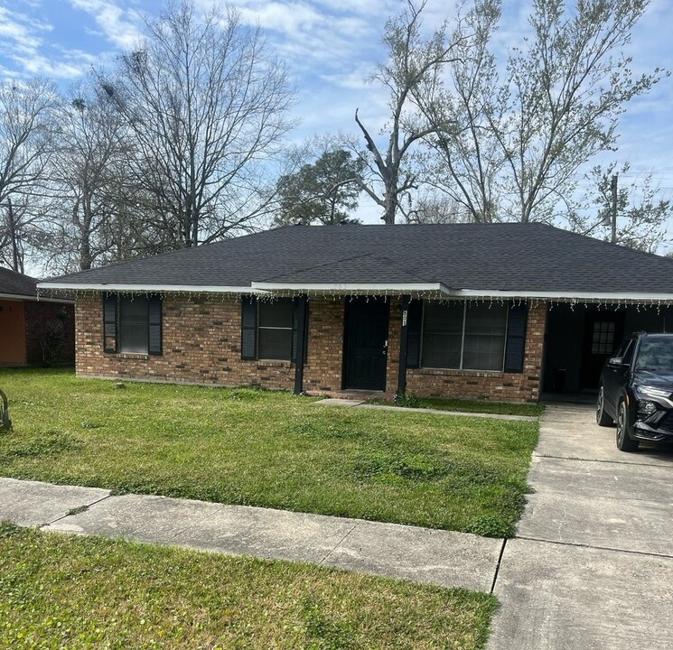 803 Sinbad St in Baker, LA - Building Photo