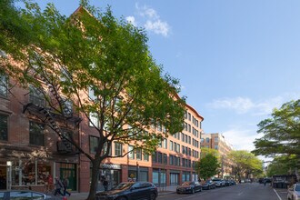 111 Charles St in New York, NY - Building Photo - Building Photo