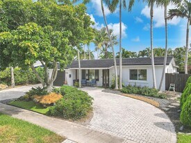 1715 NE 40th St in Oakland Park, FL - Building Photo