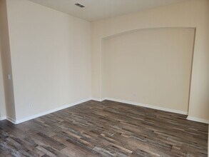 131 Jarvis Cir in Sacramento, CA - Building Photo - Building Photo