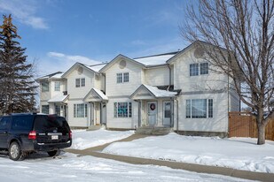 20 Green Meadow Cres in Strathmore, AB - Building Photo