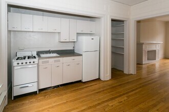 1034 Dempster St in Chicago, IL - Foto de edificio - Building Photo