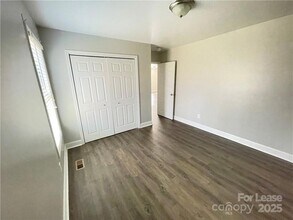 26 E J St in Maiden, NC - Building Photo - Building Photo