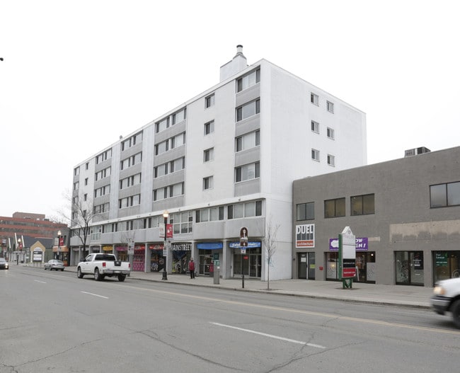 Avenue Tower in Calgary, AB - Building Photo - Building Photo