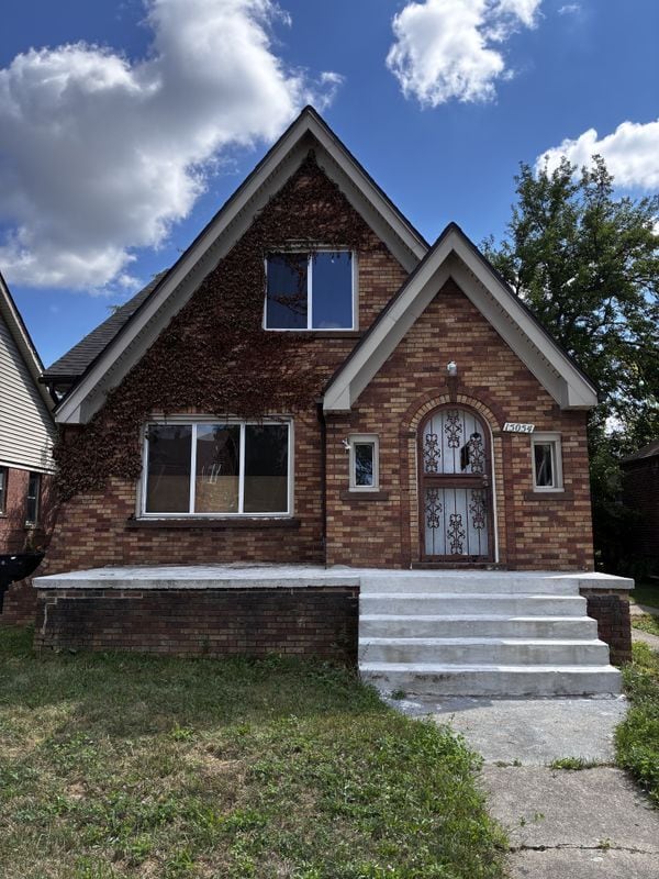 property at 15054 Freeland St