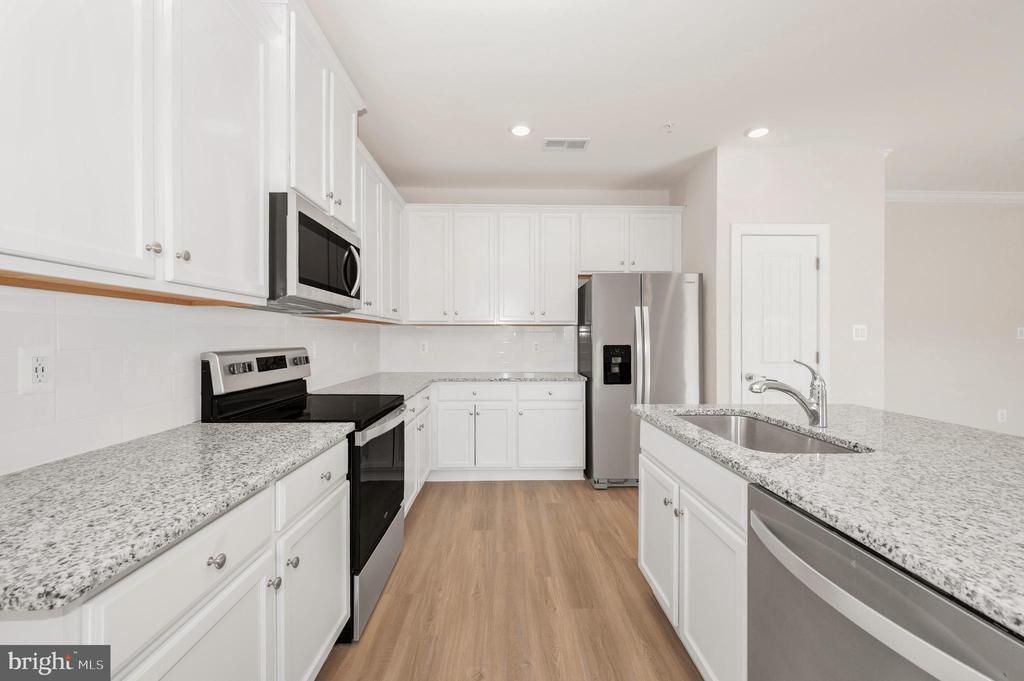 9962 Roulette Dr in Hagerstown, MD - Building Photo