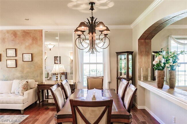 property at 7859 Berkshire Pines Dr