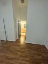 220 Crestwood Cir in Royal Palm Beach, FL - Foto de edificio - Building Photo