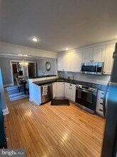 143 N State St in Newtown, PA - Foto de edificio - Building Photo