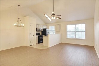 763 W Sandy Beach Ln in Fayetteville, AR - Building Photo - Building Photo