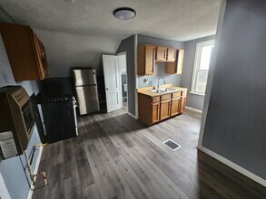 7040 Roy Ave in Cleveland, OH - Building Photo - Building Photo