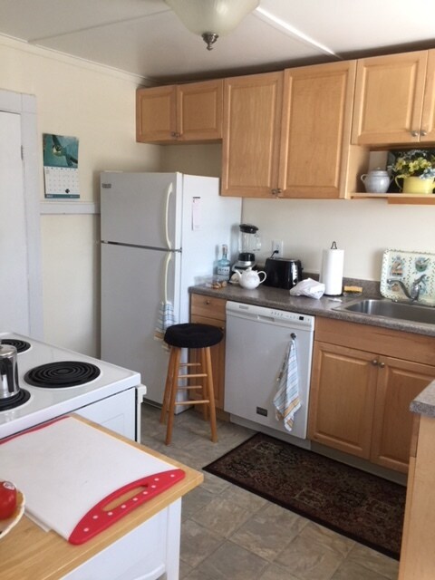 74 Puritan Rd, Unit #1 in Swampscott, MA - Foto de edificio - Building Photo