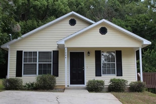 1004 Volusia St in Tallahassee, FL - Building Photo