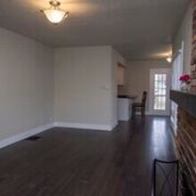 1077 S Roanoke Ave in Springfield, MO - Building Photo - Building Photo