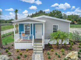 Twin Lakes at Avon Park (Closed) in Avon Park, FL - Building Photo