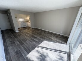 1005 Hickory Hill Ln in Nashville, TN - Building Photo