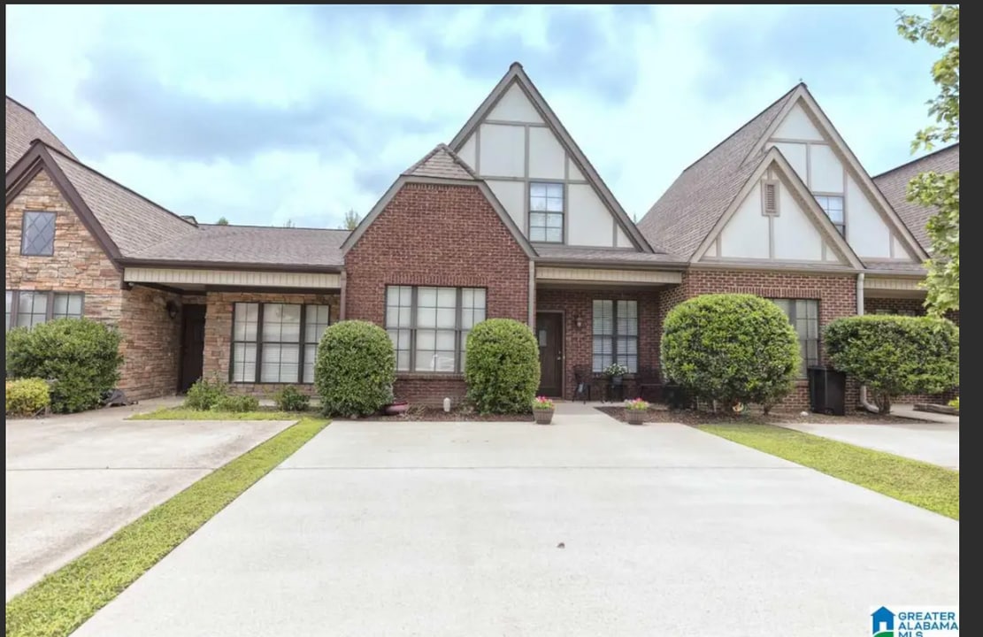 1017 Ashwood Dr in Birmingham, AL - Building Photo