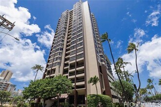 320 Lili?uokalani Ave in Honolulu, HI - Building Photo - Building Photo
