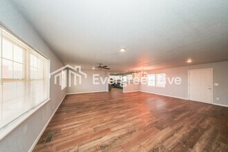 4519 NW 8th St in Oklahoma City, OK - Building Photo - Building Photo