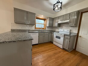 10255 Cedarwood Dr in Union, KY - Building Photo - Building Photo