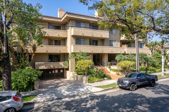 221 S Oak Knoll Ave