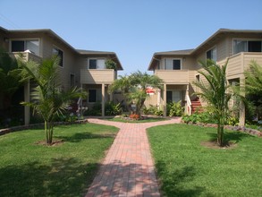 23rd Street Apartments in Costa Mesa, CA - Building Photo - Building Photo